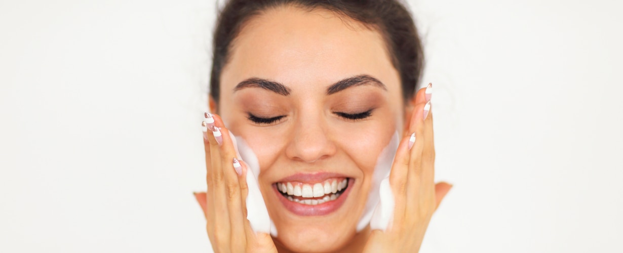 es importante que consultes con un dermatólogo para que te recomiende productos ideales para las condiciones de tu piel