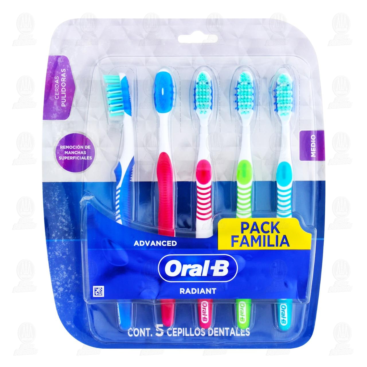 Pack Familia Cepillo de Dientes Oral-B Medio Radiant Advanced, 5 pzas.